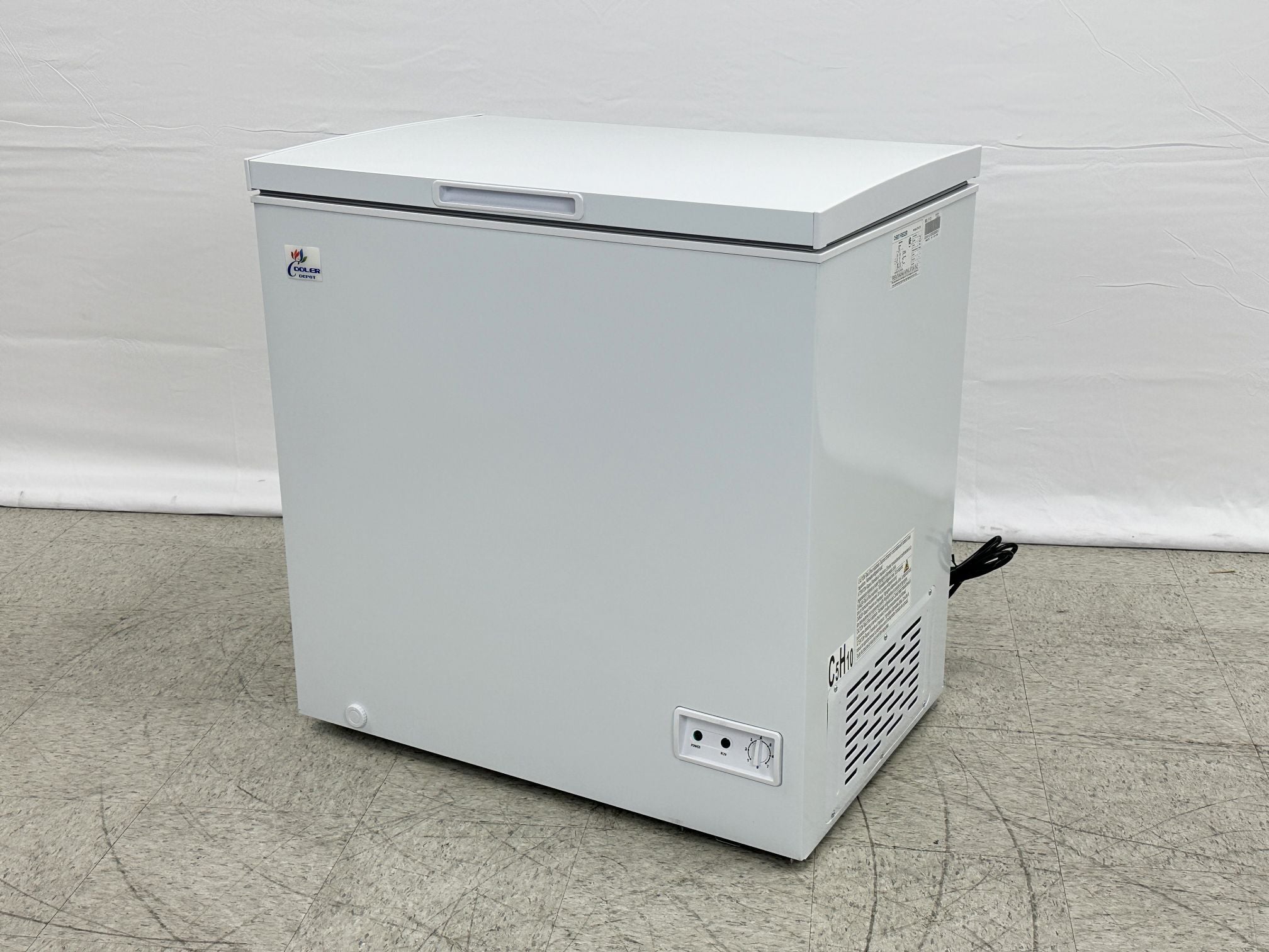 NSF 33 inches Solid Top Chest Freezer 7 cu ft XF-215