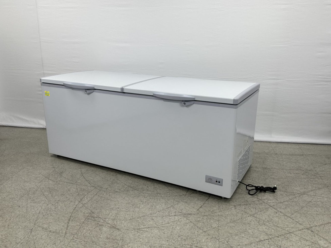 NSF 77 inchs Freezer 24 CU FT XF-750