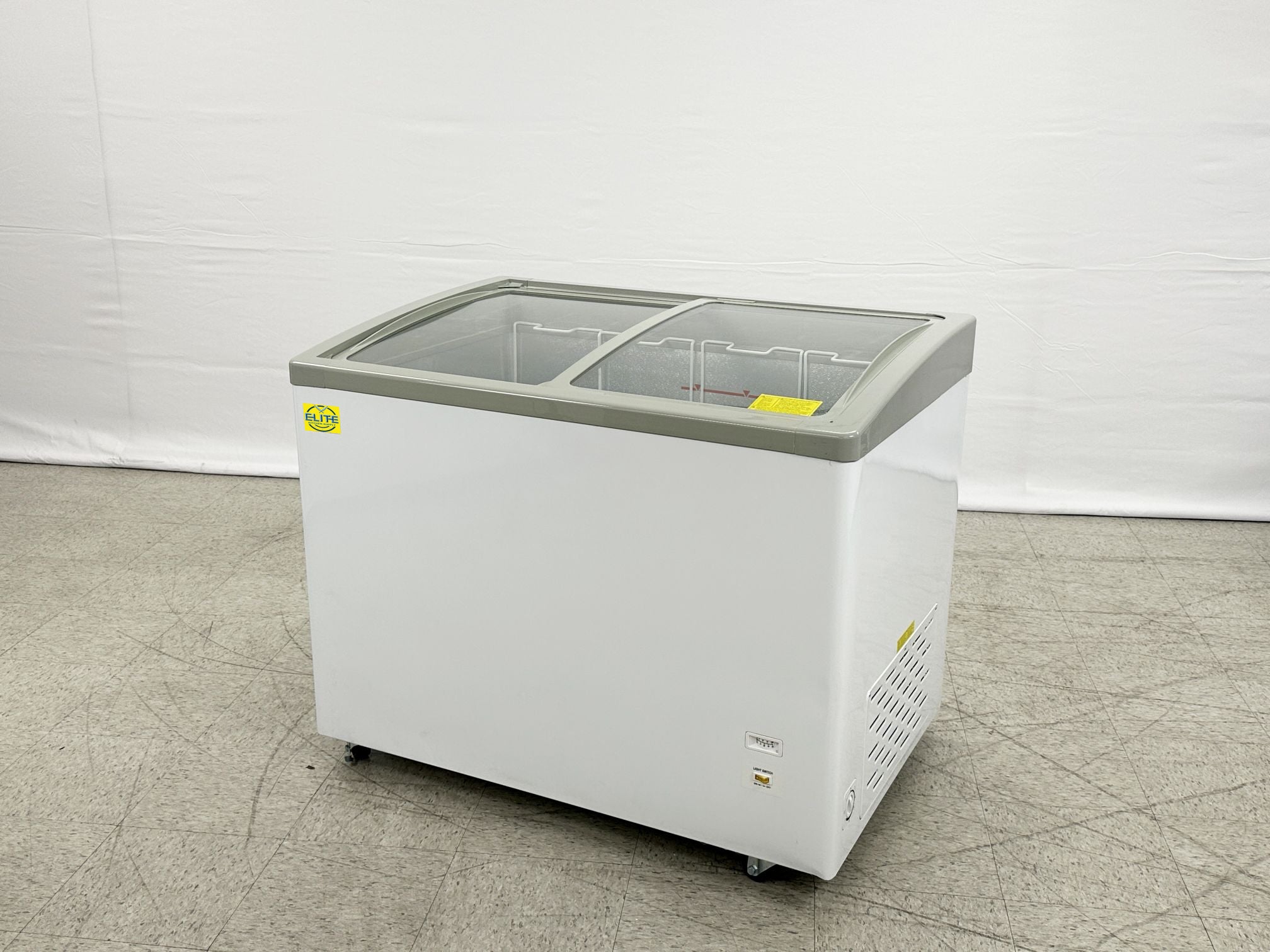 NSF 40 INS ice cream Chest Freezer 12 cu. ft SD351S