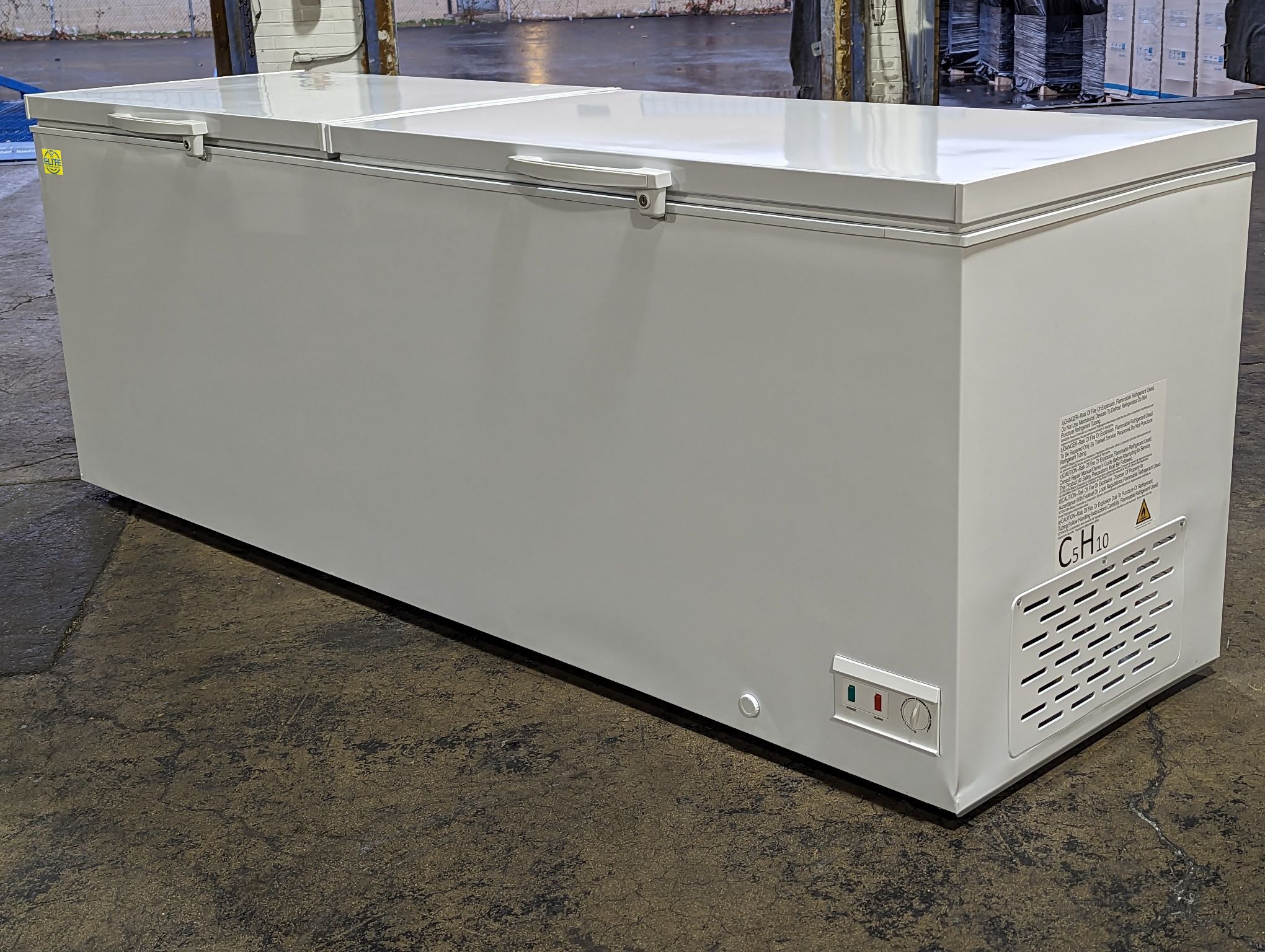 NSF 92 inch Chest freezer 26.68 cu ft BD850