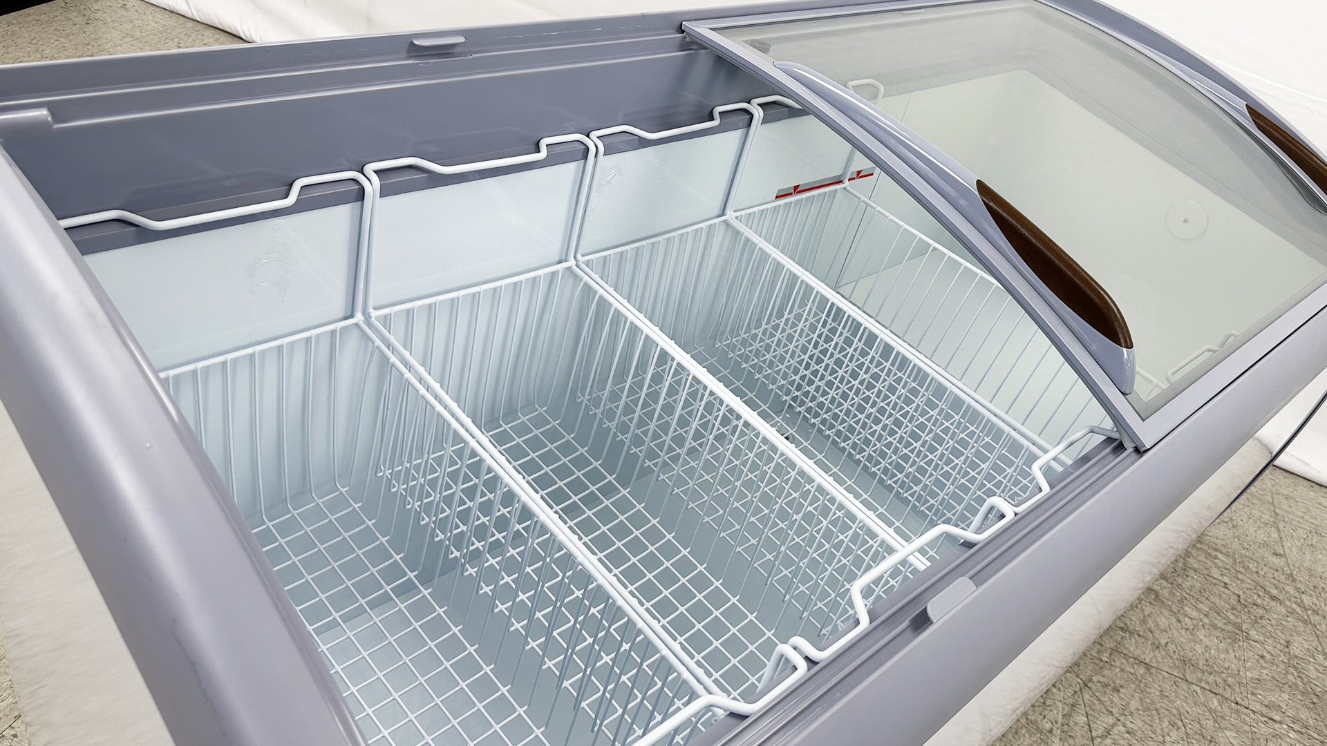 NSF 60 inchs Curved Lid Chest Glass Freezer XS-460YXL