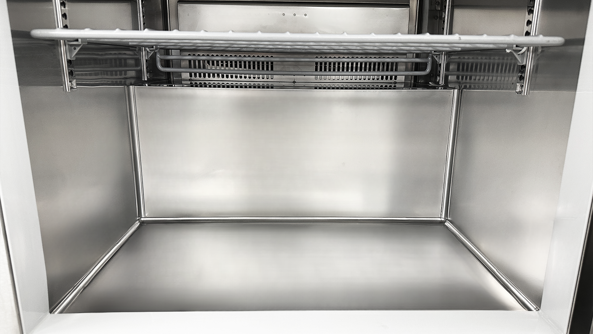 NSF 28 ins Undercounter freezer AUF-0776