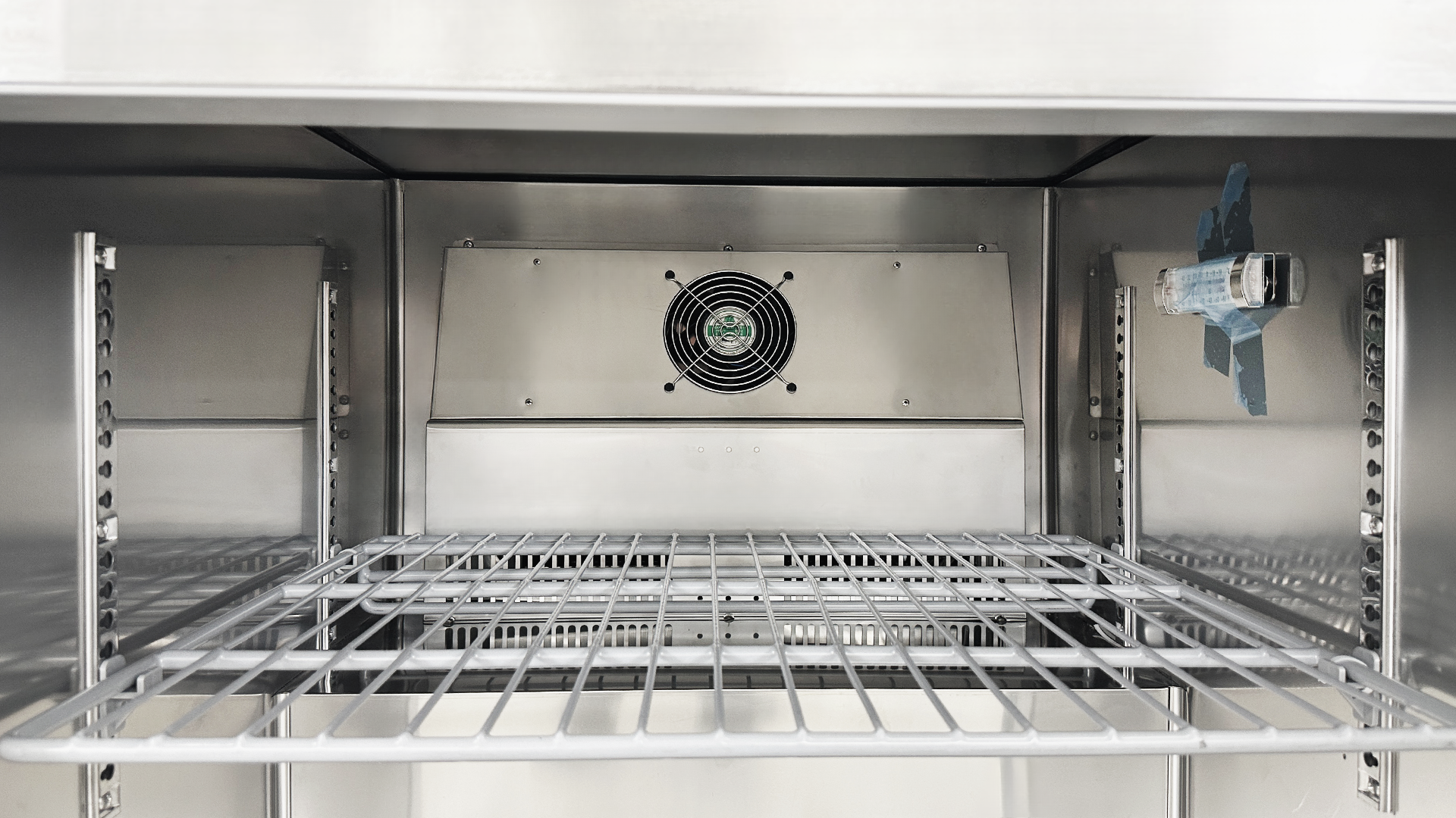 NSF 28 ins Undercounter freezer AUF-0776